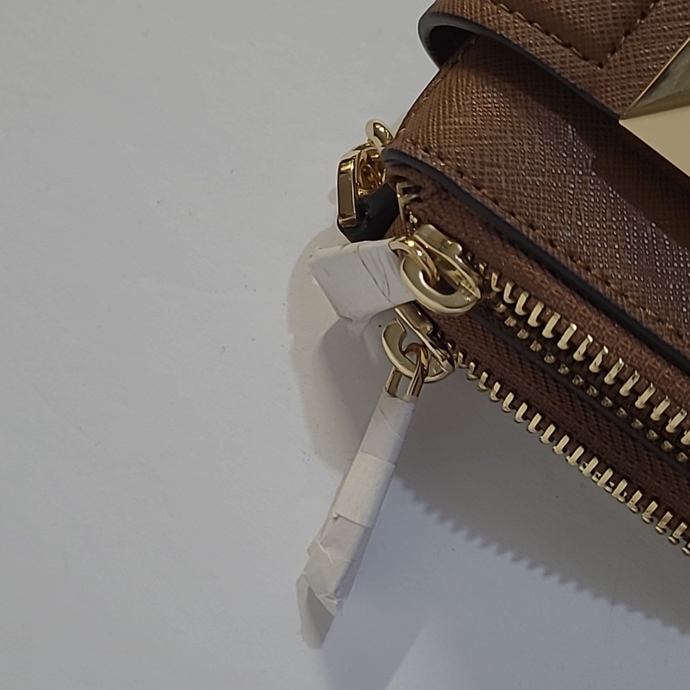 Micheal Kors Karla Crossbody - Picture 13 of 13